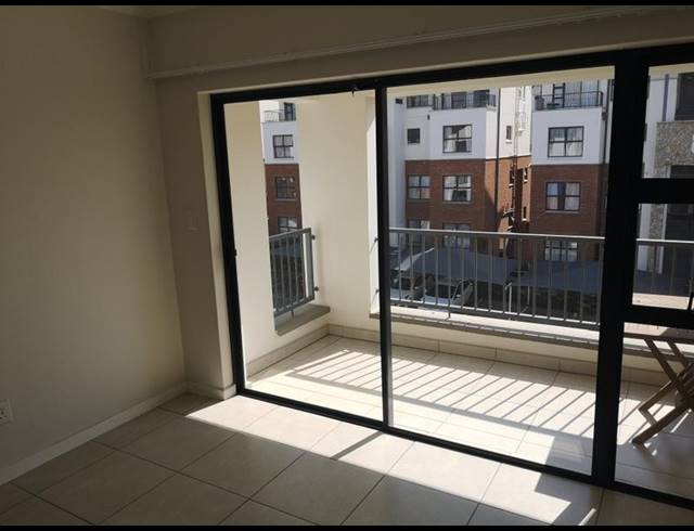 1 BEDROOM APARTMENT FOR SALE IN OLIVEDALE